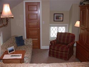 Olde Staunton Inn Экстерьер фото