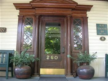 Olde Staunton Inn Экстерьер фото